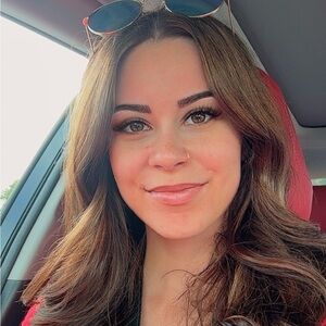 Meet your Posher, Rebecca